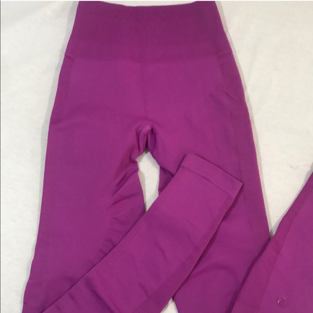 NWOT Lulu Legging Tights Fuchsia sz. 2